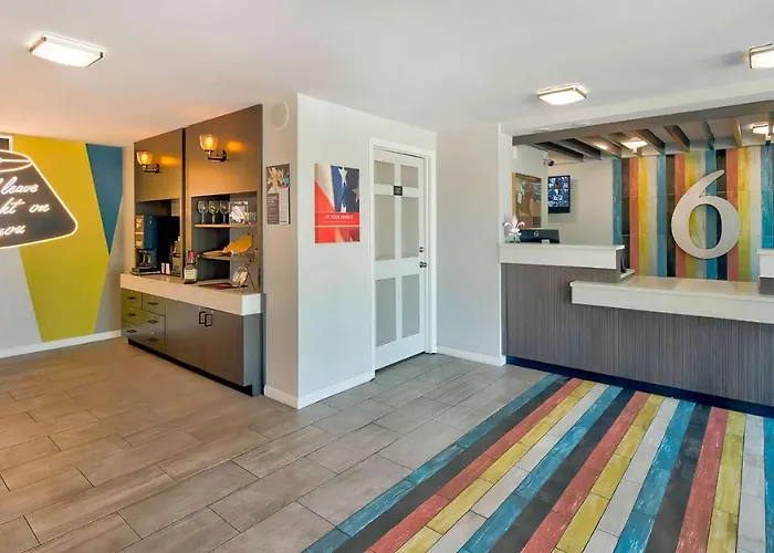 Motel 6 Louisville, Ky- Airport/ Fair Expo