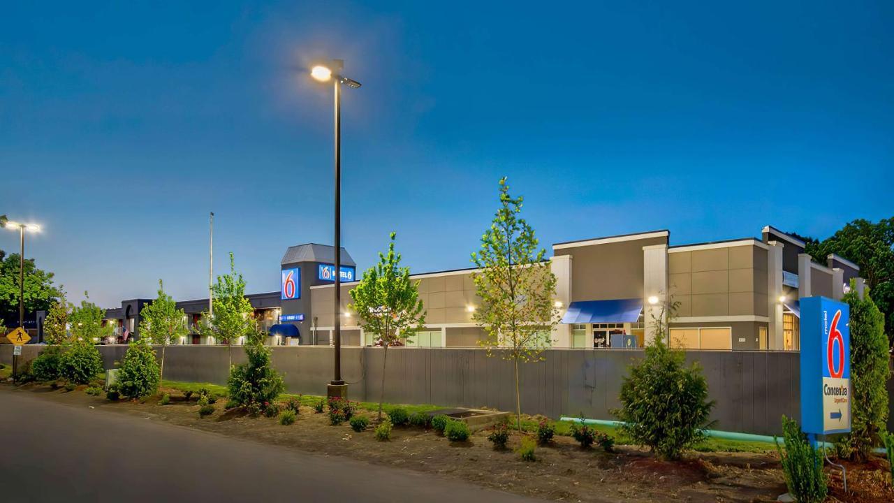 6 Louisville, Ky- Airport/ Fair Expo Hotel 2*